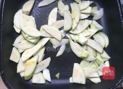 小南瓜榨菜鸡蛋汤的做法图解3