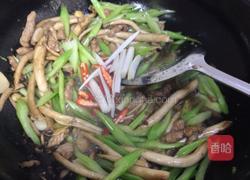 茶树菇芹菜炒肉的做法图解6