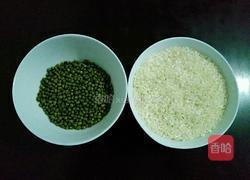 绿豆焖饭的做法图解1