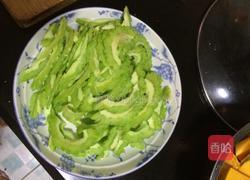 凉拌苦瓜的做法图解2