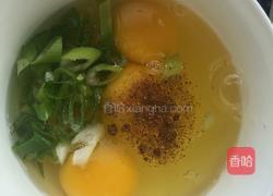 西辣蛋（番茄炒蛋加辣椒）的做法图解2