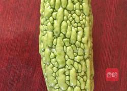 苦瓜炒瘦肉的做法图解1