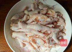 泡椒凤爪的做法图解1