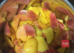 自制黄桃罐头的做法图解2
