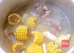 大骨头炖玉米山药汤的做法图解9