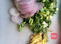 土豆烧排骨的做法图解1