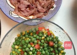 肉丝烧豌豆的做法图解1
