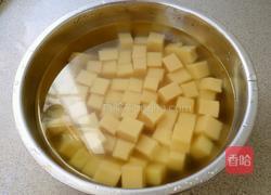 凉拌米豆腐的做法图解2