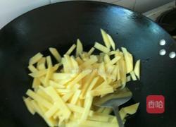 韭菜炒土豆条家常做法的做法图解3