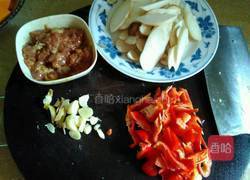 红辣椒杏鲍菇炒肉的做法图解2