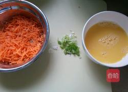 胡萝卜鸡蛋炒米粉的做法图解2