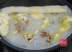 电饼铛鸡蛋肉末肠粉的做法图解4