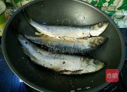 双椒烧双鱼的做法图解4