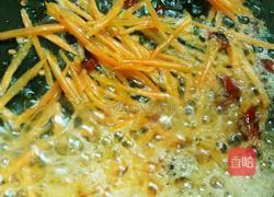 胡萝卜青菜鸡蛋炒粉的做法图解7