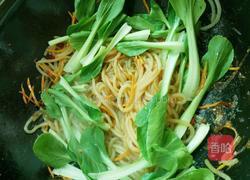 胡萝卜青菜鸡蛋炒粉的做法图解10