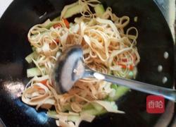 丝瓜豆腐皮鸡蛋面的做法图解4