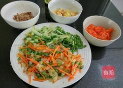 鸡腿杂蔬拌面的做法图解3