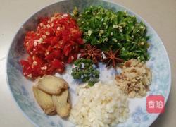 香辣鸡爪的做法图解1