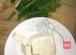 葱烧豆腐的做法图解1