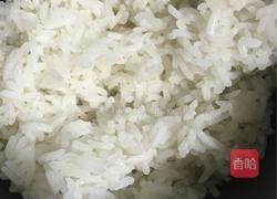 鸡蛋瘦肉炒饭的做法图解1