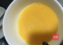鸡蛋瘦肉炒饭的做法图解3