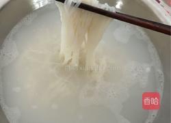 大骨米粉汤的做法图解1