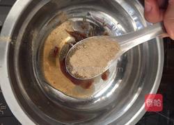 泰式蒜香黑椒炸猪的做法图解3