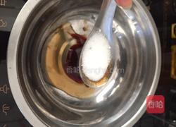 泰式蒜香黑椒炸猪的做法图解2