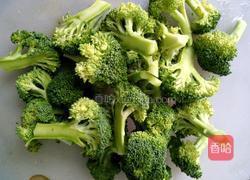 白灼西兰花的做法图解2