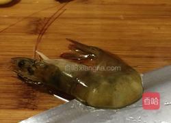 蒜蓉烤基围虾的做法图解1