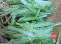 凉拌黄瓜鸡蛋的做法图解2