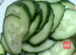 黄瓜炒虾仁的做法图解1