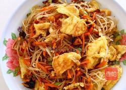 胡萝卜鸡蛋炒米粉的做法图解8