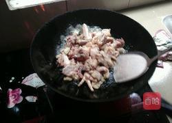 青椒焖鸡的做法图解3