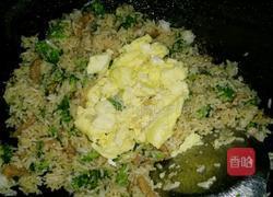 西兰花炒饭的做法图解8