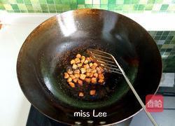 杂蔬肉丁酱油炒饭的做法图解2