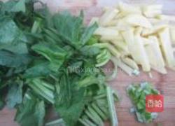 菠菜土豆汤的做法图解1