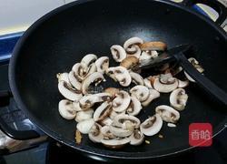 蘑菇肉絲炒甜豆的做法图解5