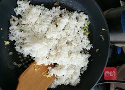 鸡蛋虾仁火腿炒饭的做法图解9