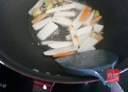 泡椒酸萝卜牛肉片的做法图解4