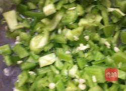 辣椒鸡蛋饼的做法图解1