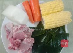 排骨玉米海带汤的做法图解1