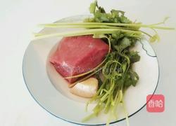 牛肉丸子汤的做法图解1