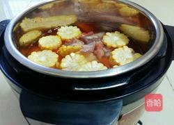 胡萝卜玉米排骨汤的做法图解4