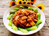 辣白菜炒五花肉