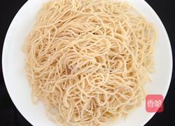 广式豉油皇炒面的做法图解1