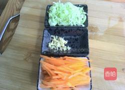 豆芽肉丝焖饼的做法图解2