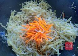 豆芽肉丝焖饼的做法图解11