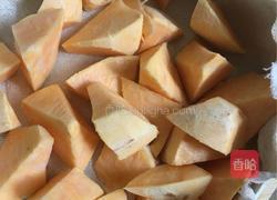 红薯饼的做法图解1