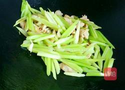 芹菜炒肉的做法图解9